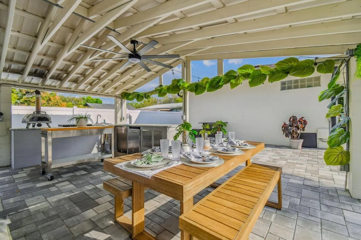 Tampa Group Retreat L Pool L Hot Tub L Outdoor Fun! Villa Verenigde Staten