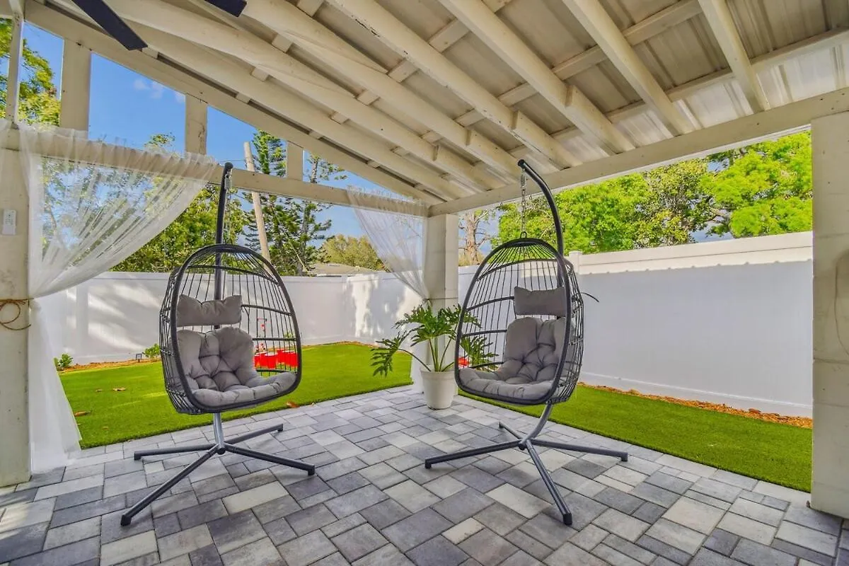 Vakantiehuis Tampa Group Retreat L Pool L Hot Tub L Outdoor Fun! Villa Verenigde Staten