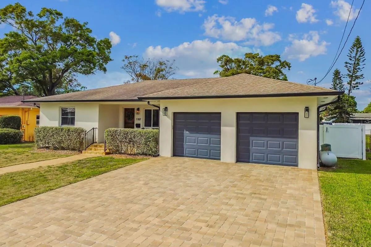 Vakantiehuis Tampa Group Retreat L Pool L Hot Tub L Outdoor Fun! Villa Verenigde Staten