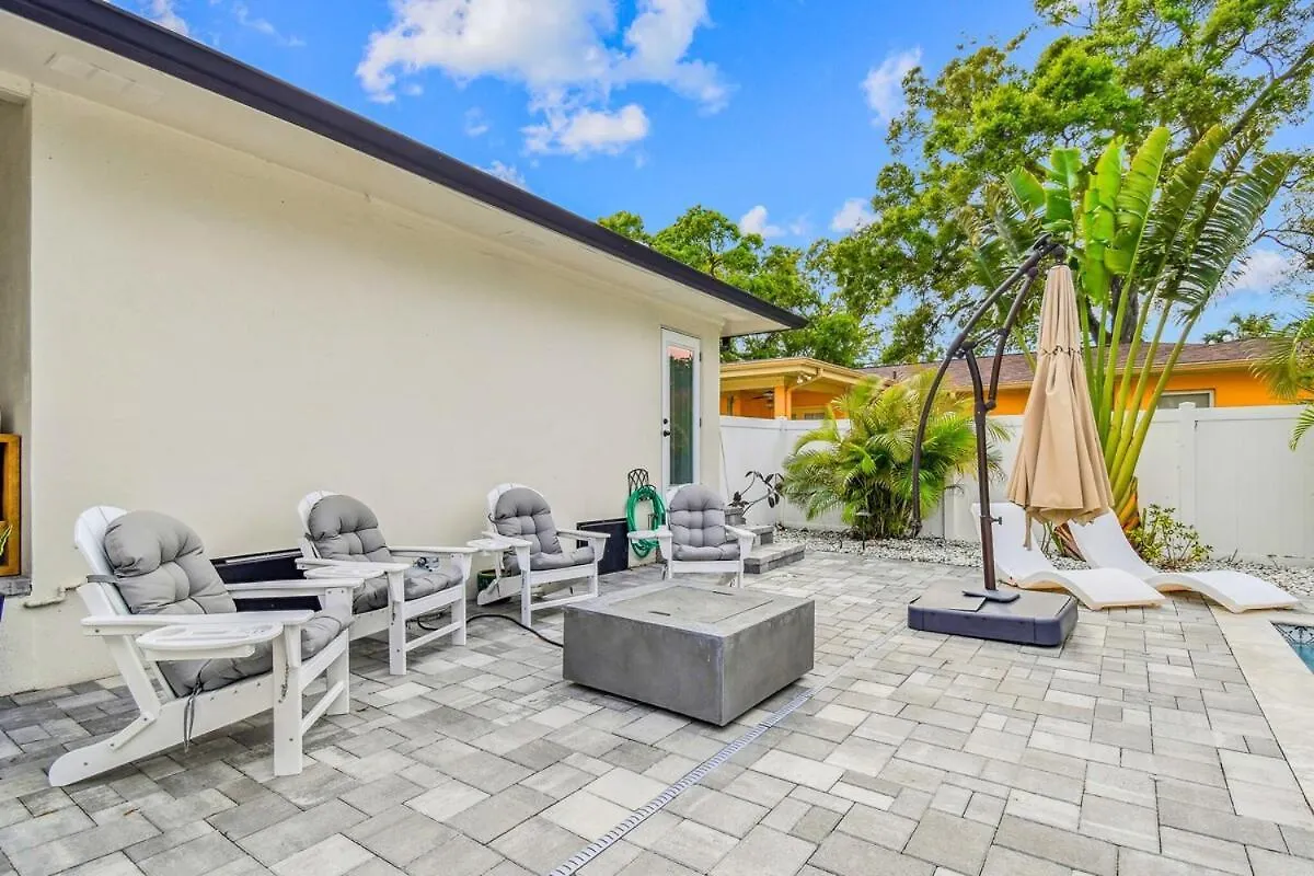 Vakantiehuis Tampa Group Retreat L Pool L Hot Tub L Outdoor Fun! Villa