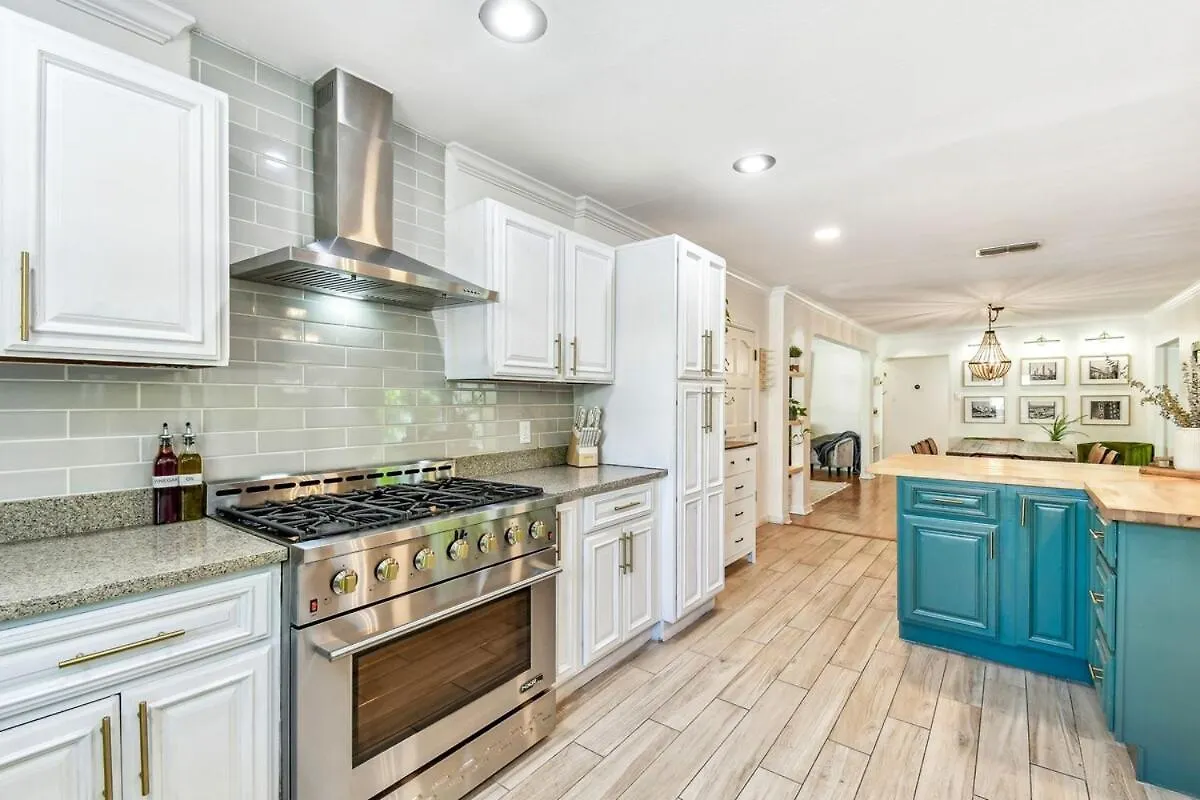 Vakantiehuis Tampa Group Retreat L Pool L Hot Tub L Outdoor Fun! Villa